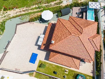 House with Massage Pool & Sauna in Malinska
