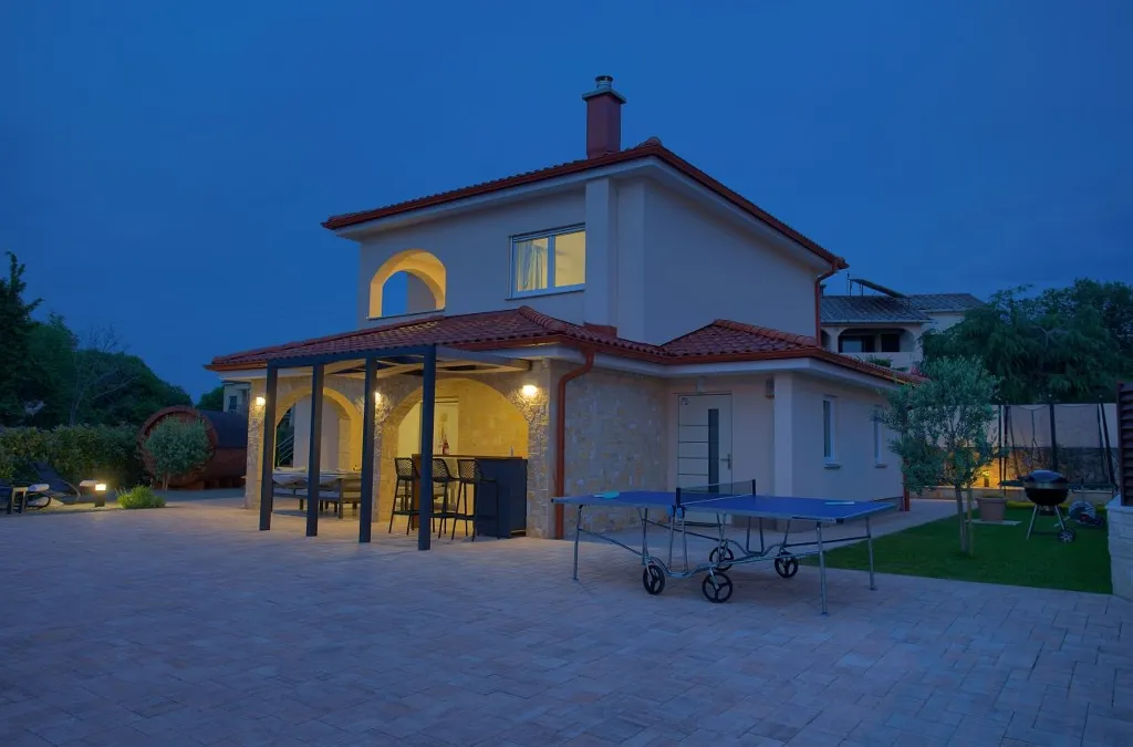 House with Massage Pool & Sauna in Malinska