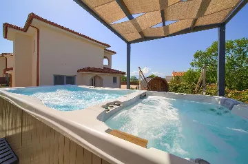 House with Massage Pool & Sauna in Malinska