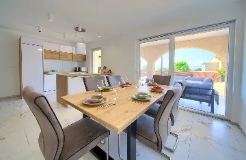 House with Massage Pool & Sauna in Malinska