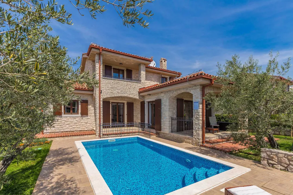 3-Bedroom House in Sabljici for Up to 8 Guests