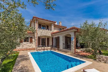 3-Bedroom House in Sabljici for Up to 8 Guests