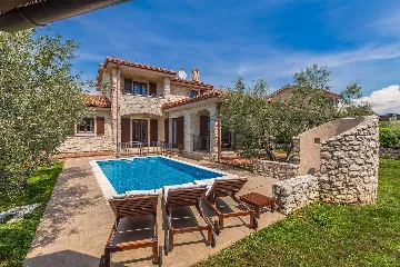 3-Bedroom House in Sabljici for Up to 8 Guests