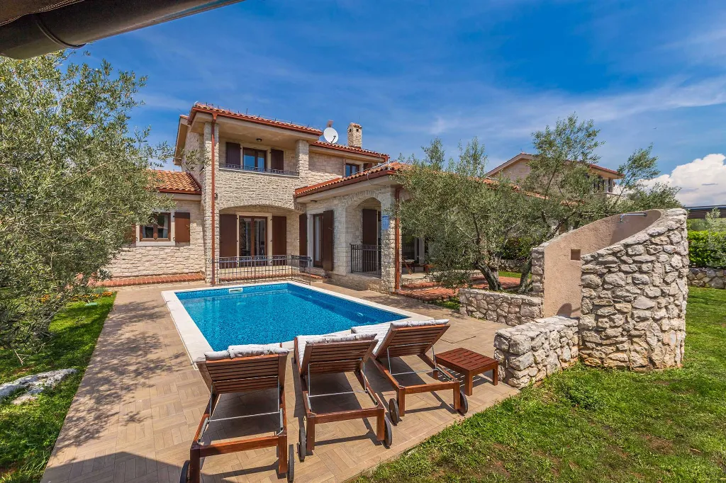 3-Bedroom House in Sabljici for Up to 8 Guests