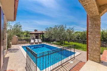 3-Bedroom House in Sabljici for Up to 8 Guests