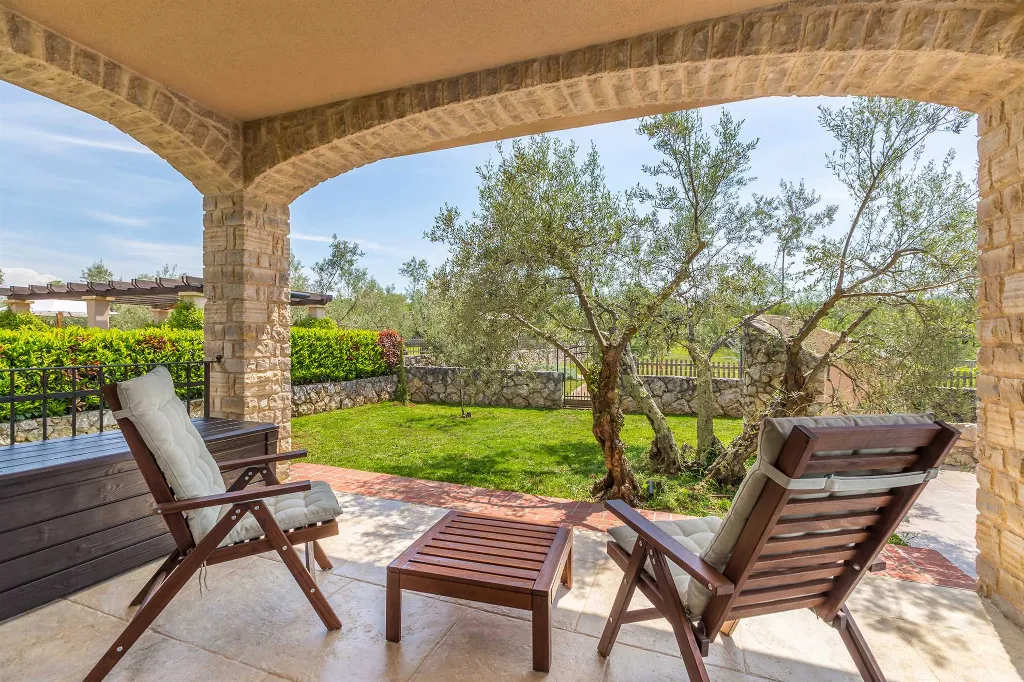 3-Bedroom House in Sabljici for Up to 8 Guests