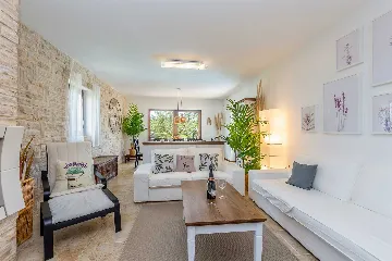 3-Bedroom House in Sabljici for Up to 8 Guests