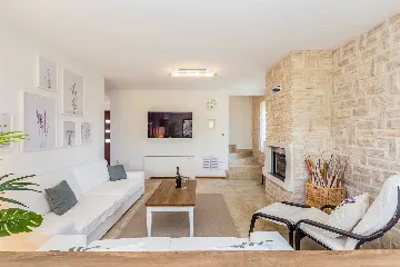 3-Bedroom House in Sabljici for Up to 8 Guests