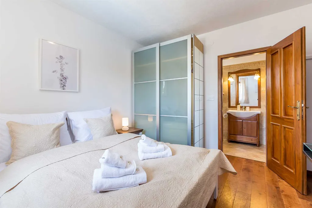 3-Bedroom House in Sabljici for Up to 8 Guests
