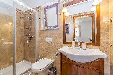 3-Bedroom House in Sabljici for Up to 8 Guests