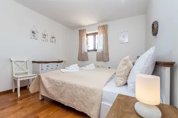 3-Bedroom House in Sabljici for Up to 8 Guests