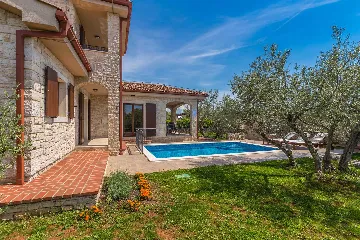 3-Bedroom House in Sabljici for Up to 8 Guests