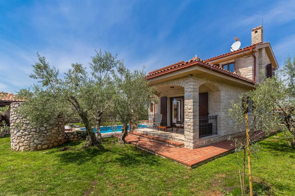 3-Bedroom House in Sabljici for Up to 8 Guests