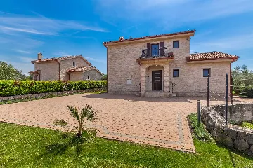 3-Bedroom House in Sabljici for Up to 8 Guests