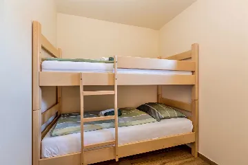 Linardići House with Private Pool for 6 Guests