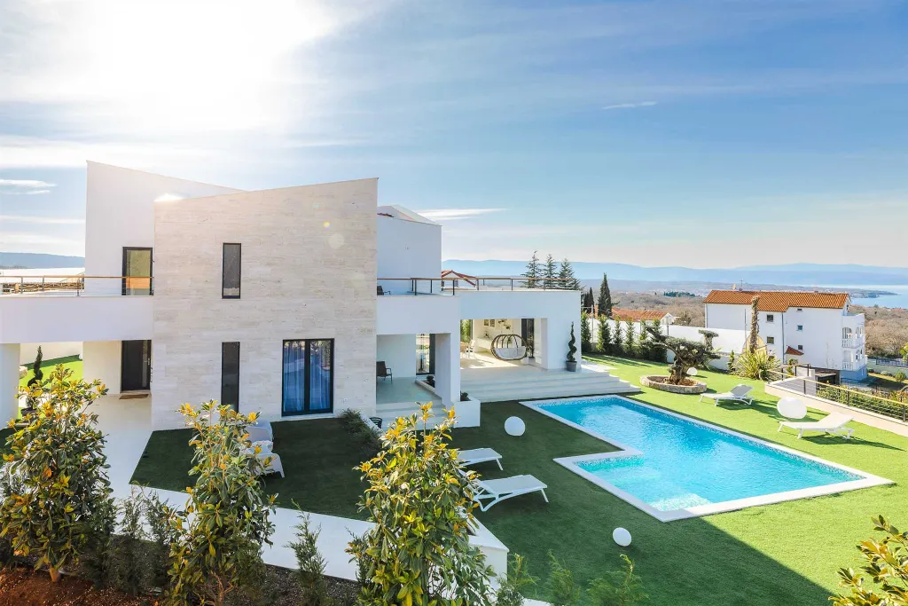 Villa in Malinska with Heated Pool and Sauna