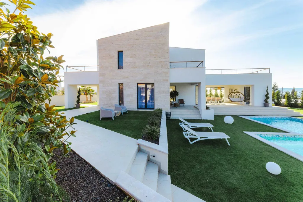 Villa in Malinska with Heated Pool and Sauna