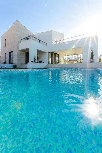 Villa in Malinska with Heated Pool and Sauna