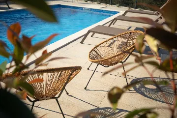 4-Bedroom House with Private Pool in Malinska