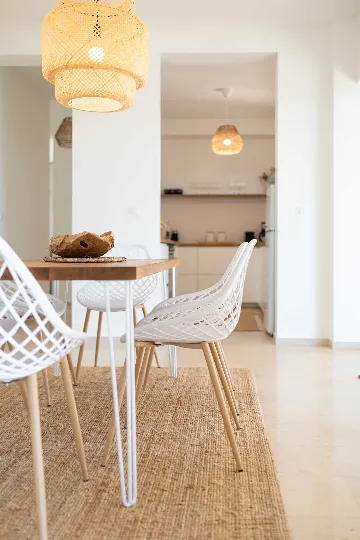 4-Bedroom House with Private Pool in Malinska