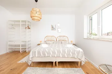 4-Bedroom House with Private Pool in Malinska