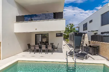 Villa with Private Pool for 6-8 in Malinska