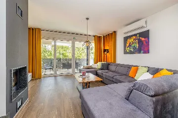 Villa with Private Pool for 6-8 in Malinska