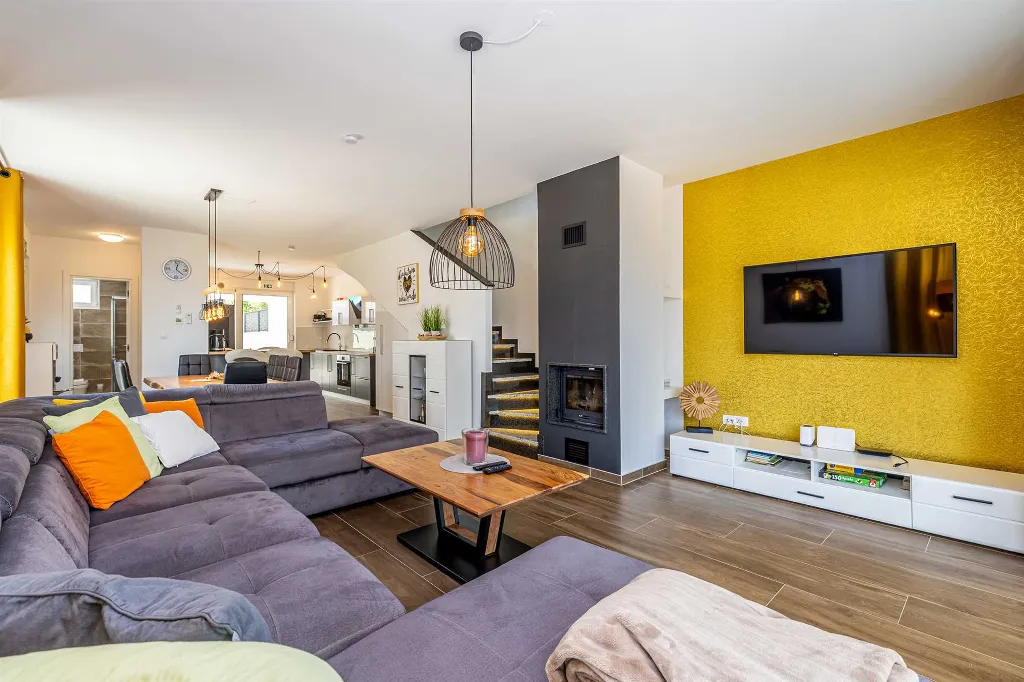 Villa with Private Pool for 6-8 in Malinska