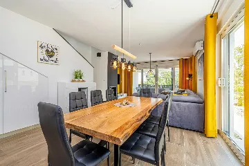 Villa with Private Pool for 6-8 in Malinska