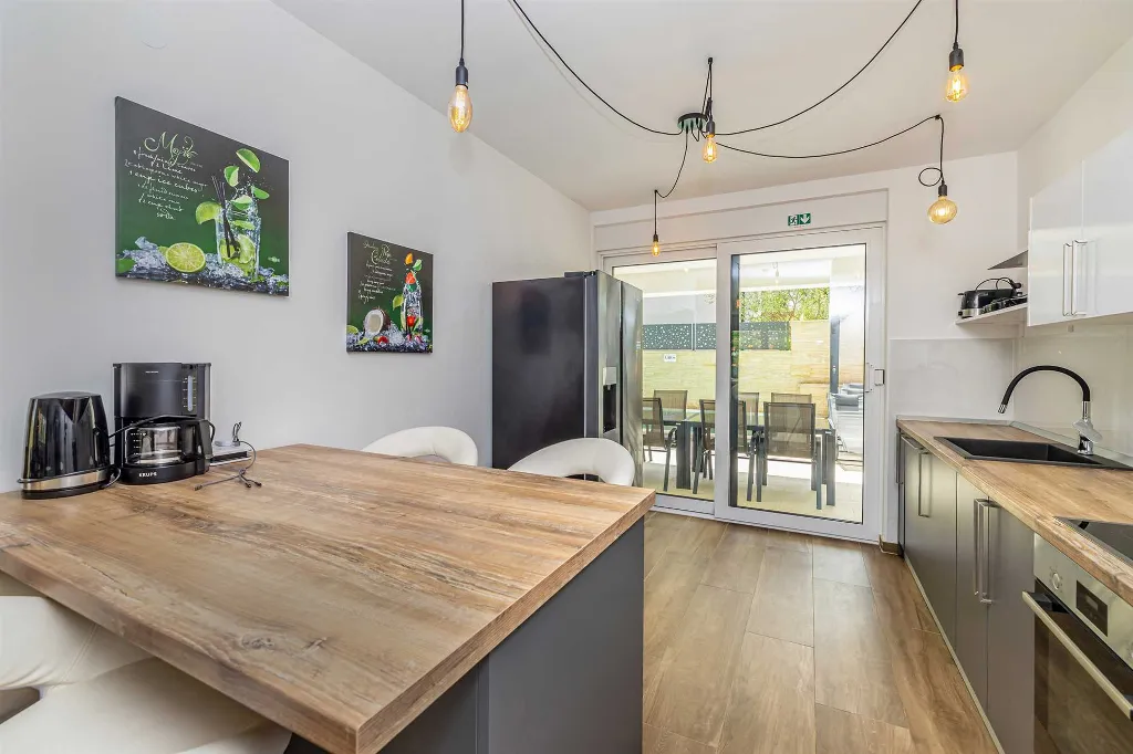 Villa with Private Pool for 6-8 in Malinska