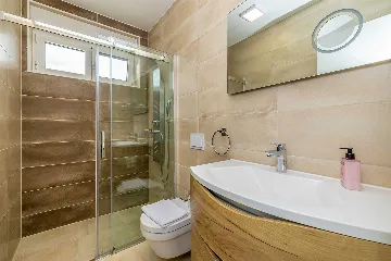 Villa with Private Pool for 6-8 in Malinska