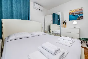 Villa with Private Pool for 6-8 in Malinska