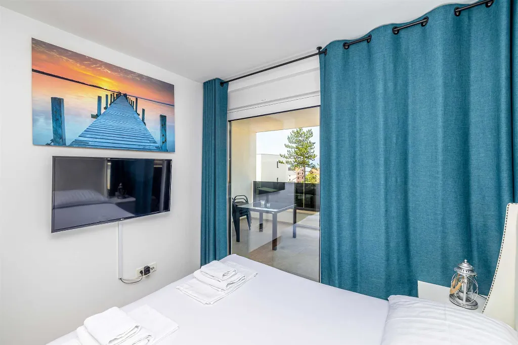 Villa with Private Pool for 6-8 in Malinska