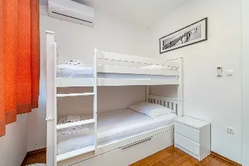 Villa with Private Pool for 6-8 in Malinska