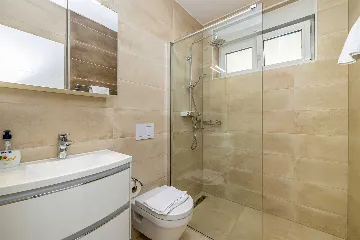 Villa with Private Pool for 6-8 in Malinska