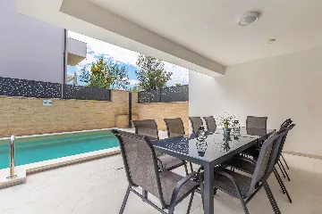 Villa with Private Pool for 6-8 in Malinska