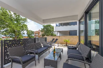 Villa with Private Pool for 6-8 in Malinska