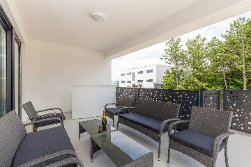 Villa with Private Pool for 6-8 in Malinska