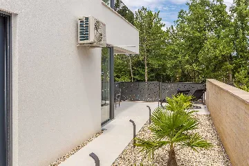 Villa with Private Pool for 6-8 in Malinska