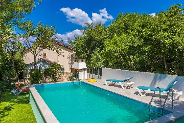 3-Bedroom House with Private Pool in Omišalj
