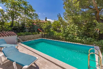 3-Bedroom House with Private Pool in Omišalj