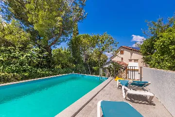 3-Bedroom House with Private Pool in Omišalj