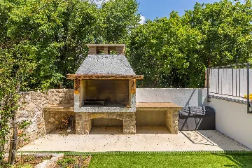 3-Bedroom House with Private Pool in Omišalj