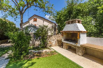 3-Bedroom House with Private Pool in Omišalj