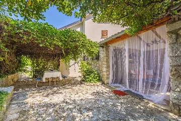 3-Bedroom House with Private Pool in Omišalj