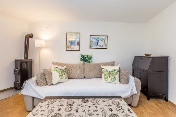 3-Bedroom House with Private Pool in Omišalj