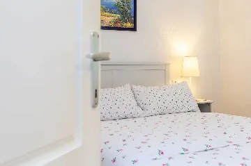 3-Bedroom House with Private Pool in Omišalj