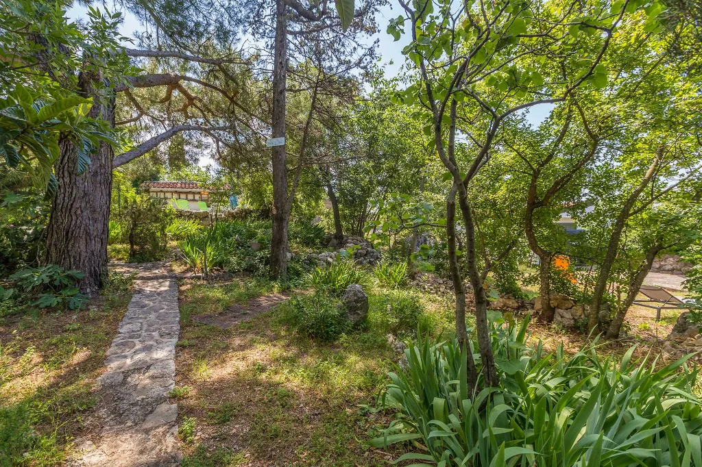 3-Bedroom House with Private Pool in Omišalj