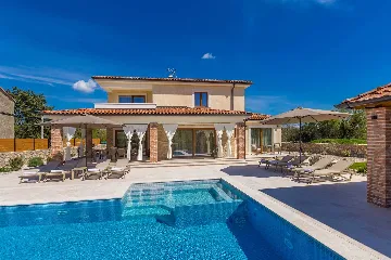 4-Bedroom Villa with Heated Pool in Krk