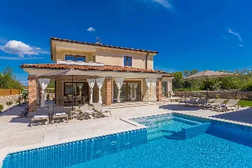 4-Bedroom Villa with Heated Pool in Krk
